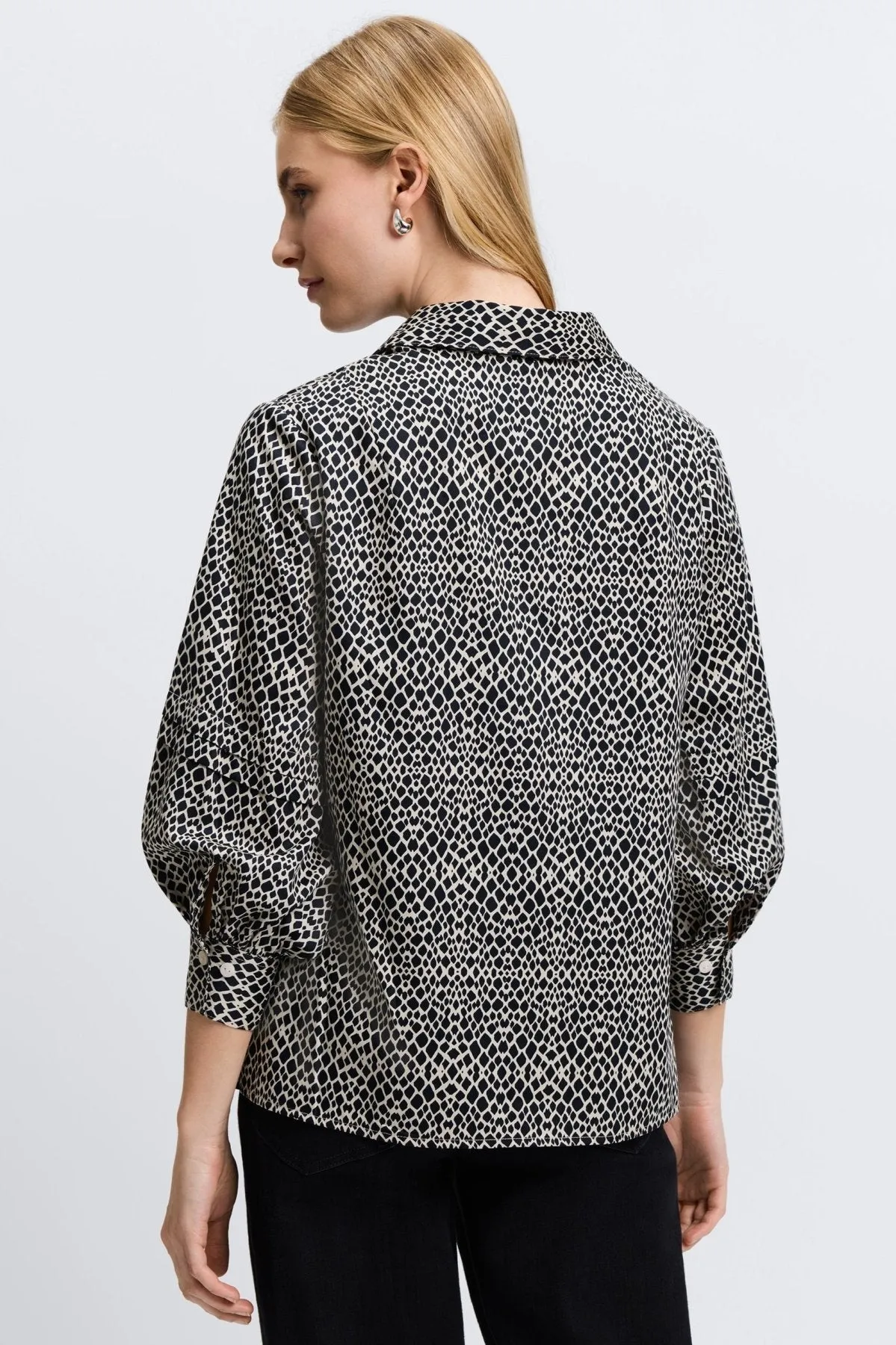 Frankie Abstract Snakeskin Popover