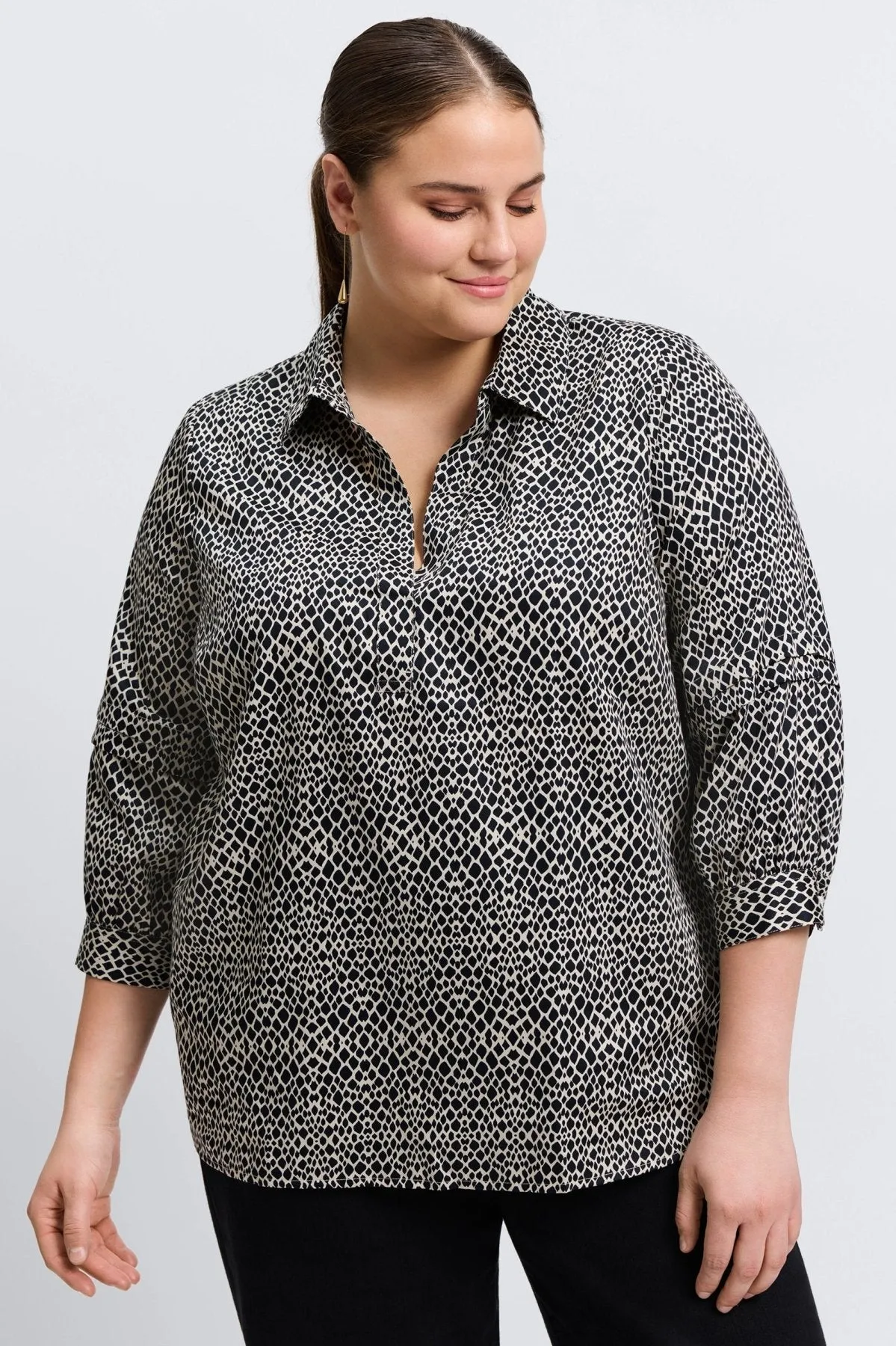 Frankie Plus Abstract Snakeskin Popover